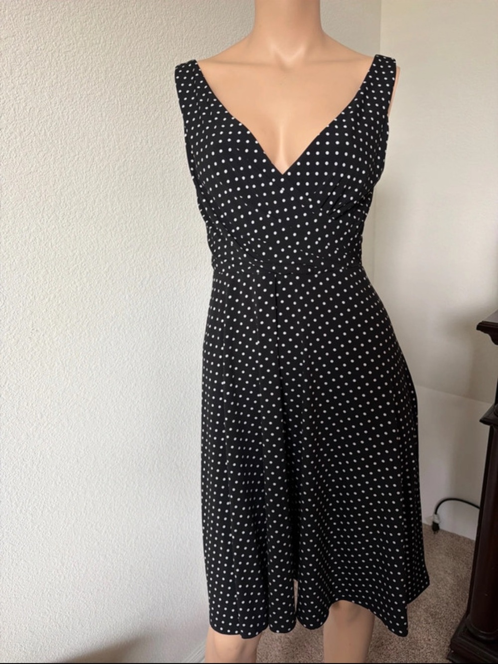NWT Isaac Mizrahi New York Black Polka Dot V-Neck Midi Dress size 8